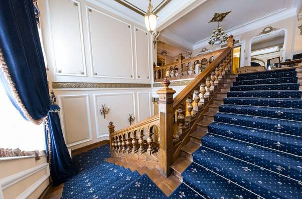 Grand Boutique Hotel Бухарест Экстерьер фото