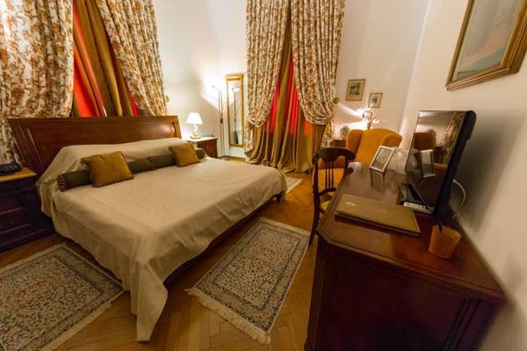 Grand Boutique Hotel Бухарест Экстерьер фото