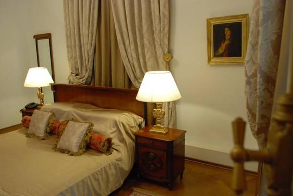 Grand Boutique Hotel Бухарест Экстерьер фото