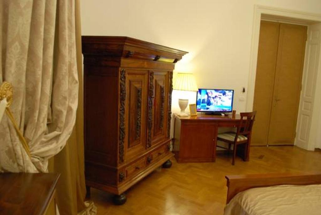 Grand Boutique Hotel Бухарест Экстерьер фото