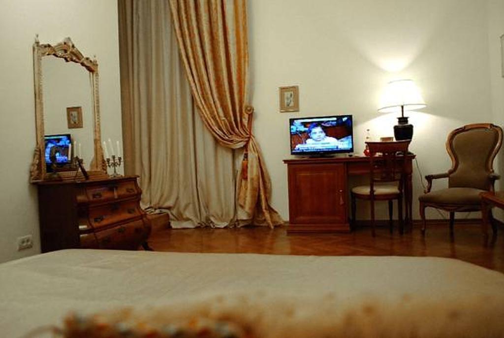 Grand Boutique Hotel Бухарест Экстерьер фото