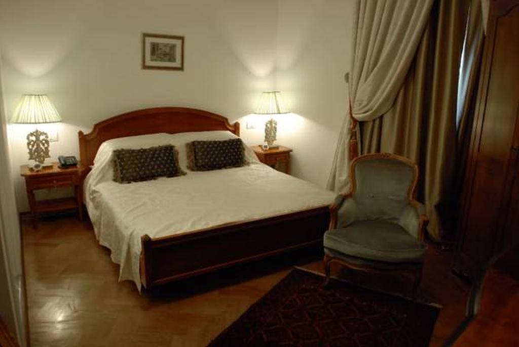 Grand Boutique Hotel Бухарест Экстерьер фото
