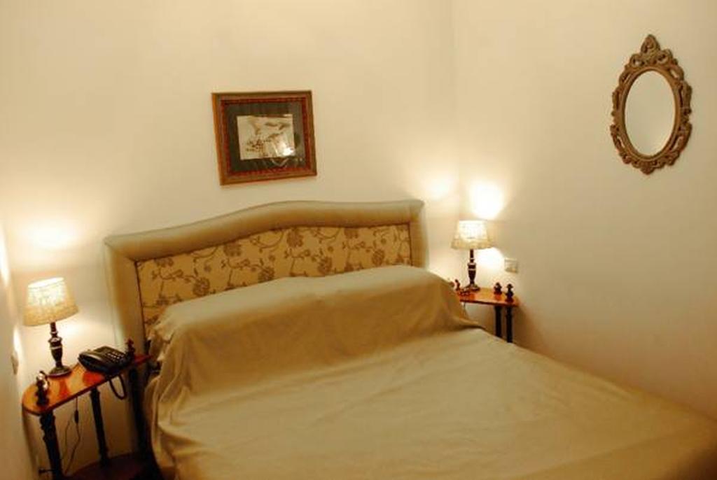 Grand Boutique Hotel Бухарест Экстерьер фото